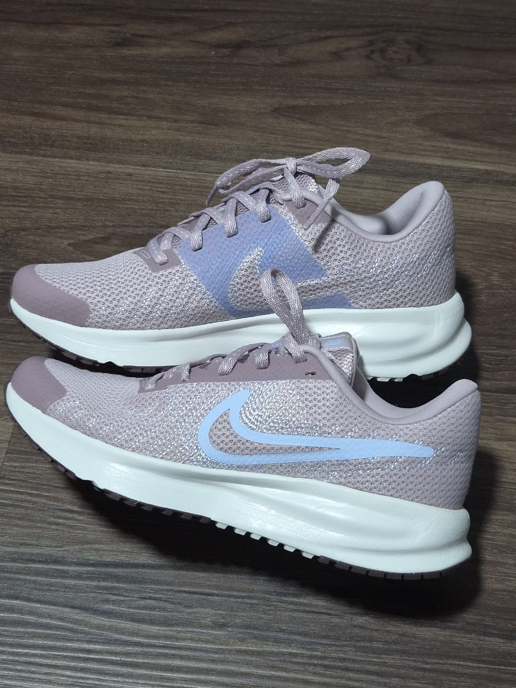 Nike Scarpe per ragazze: Nike Sneakers Grösse 37,5 NEU – Nuovo (secondo la descrizione) da Altishofen venduto da tammy05