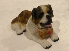 Figurine Chien Saint Bernard en résine.
