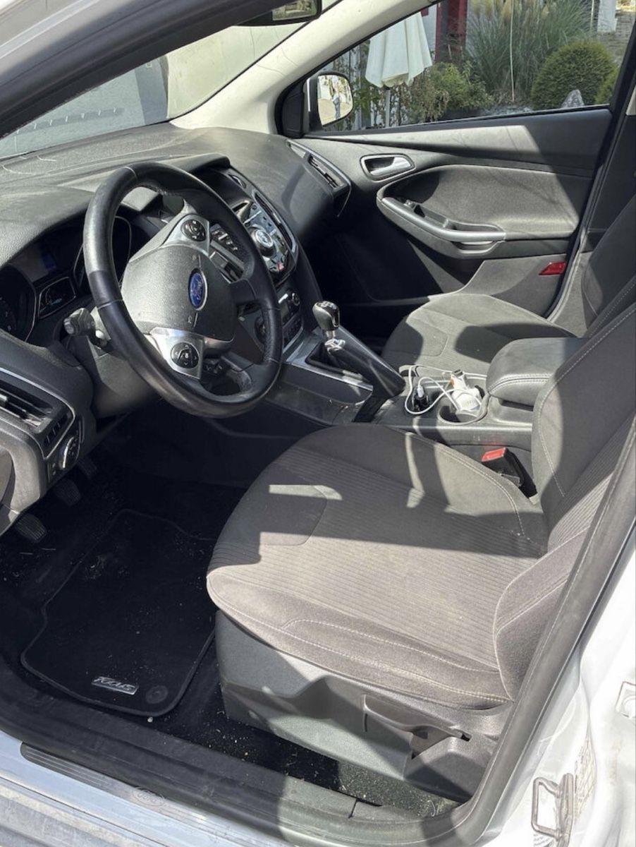 Ford Autos: Ford Focus 1.6 SCTi – D'occasion à Widen par Widen12345 4