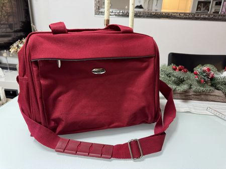 Rote Roncato-Tasche, perfekt für Reisen
