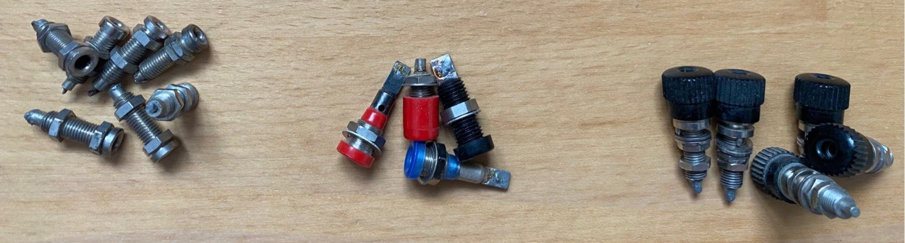 Componenti elettronici: Lot / Set 4mm Buchsen – Usato da Safenwil venduto da Thoren196168
