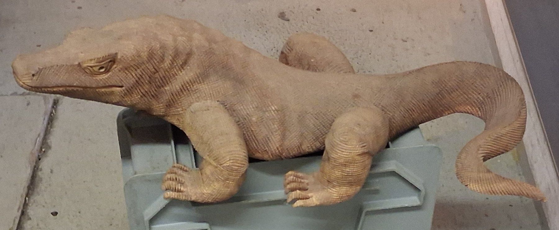 Skulpturen & Statuen: Handgeschnitzer Komodowaran – Gebraucht aus Tägerig von rob_psv5