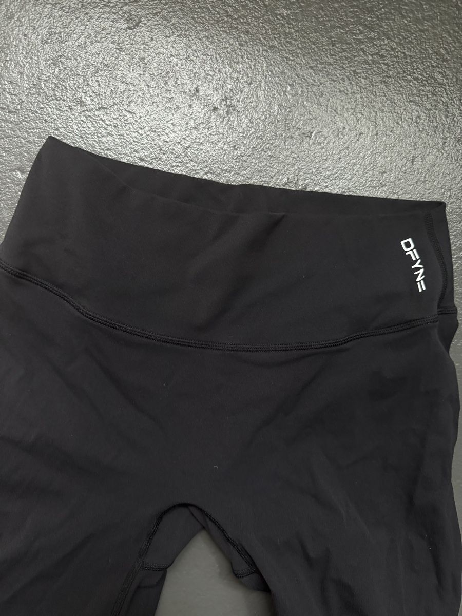 DFYNE Leggings: Dfyne Flared Pants Leggings Hose schwarz S – D'occasion à Winterthur par vic_1256 2
