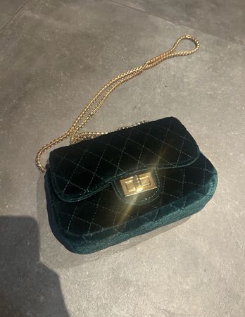 Sac à main matelassé vert foncé avec chaîne dorée ✨