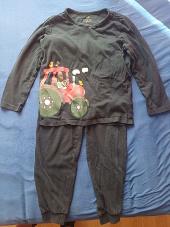 Pyjama mit Traktor Grösse 110/116