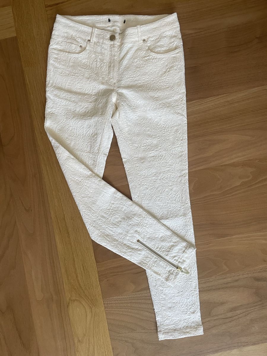 Pantalons: Pantalon blanc/crème 7/8taille 36 – D'occasion à Fribourg par Mymikrakra01