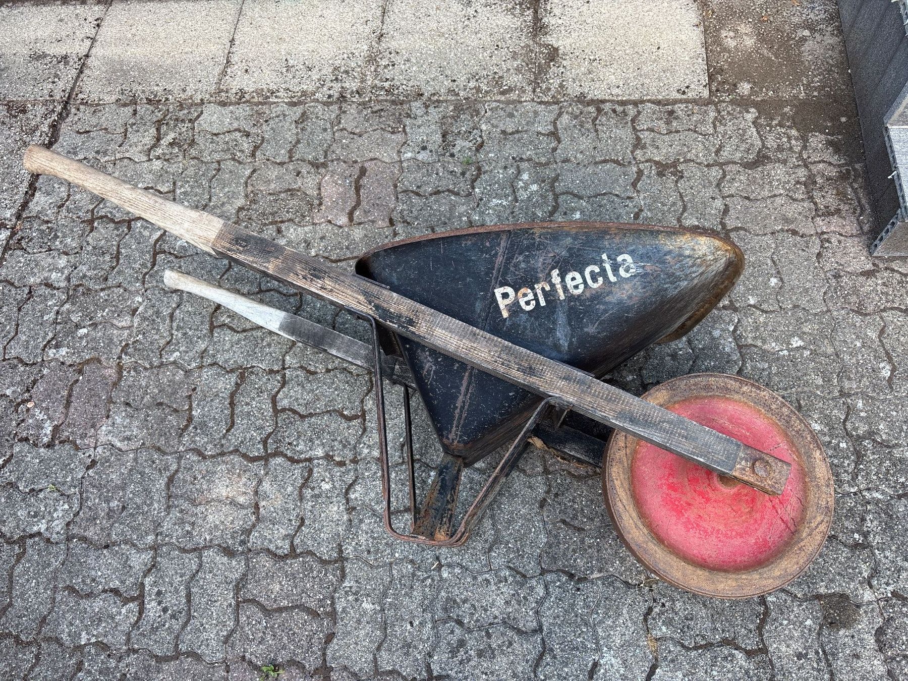 Schubkarren: Perfecta Schubkarre – Gebraucht aus Schaffhausen von luk_8ny5