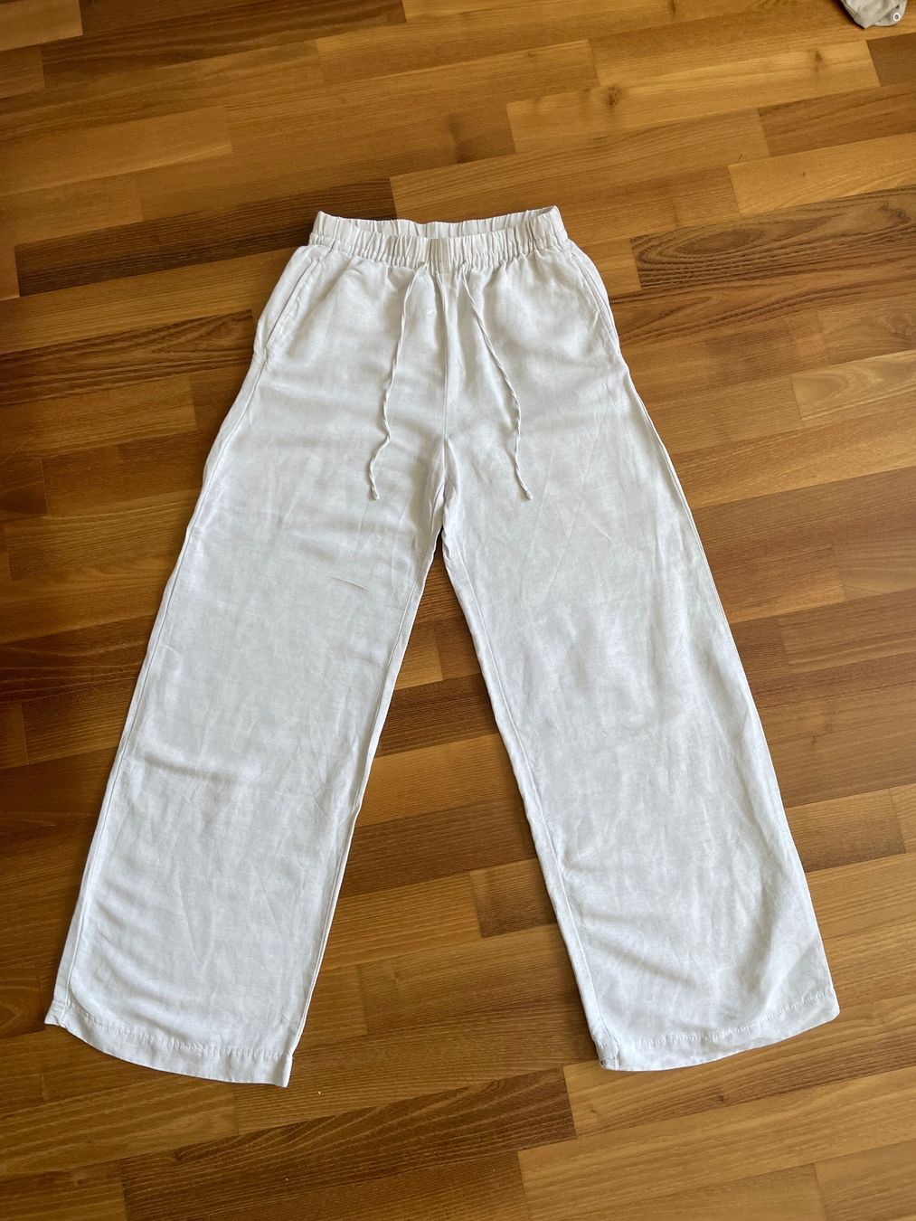 H&M Pantaloni: H&M Leinenhose Beige Gr. XS – Usato da Buchs SG venduto da VintageHomeCH