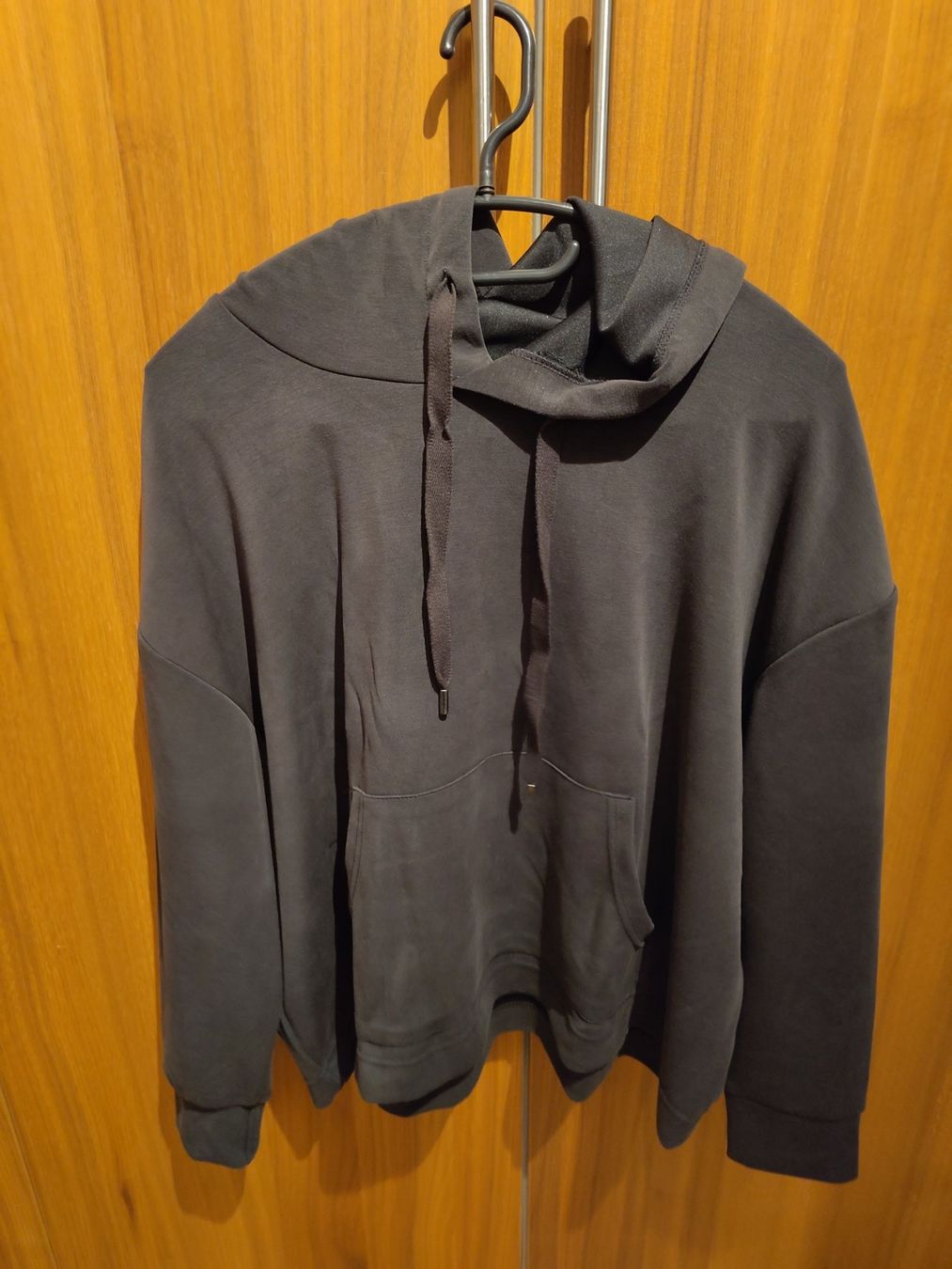 Pullover & Sweatshirts: Pullover – Gebraucht aus Bern von Linii
