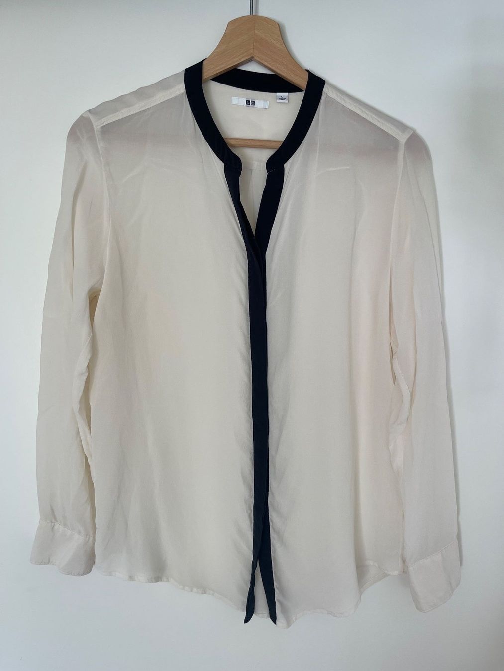 Uniqlo Chemisiers: Bluse UNIQLO – D'occasion à Zürich par Keks18