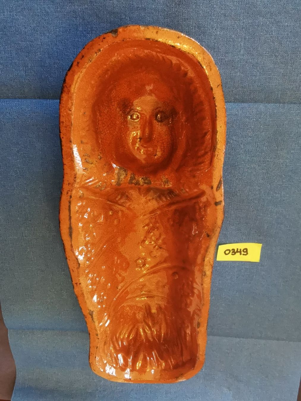 Teglie da forno: Fatschenkind-Backform, Hafnerware, Lebkuchenform 19./20.Jh. – Usato da Dübendorf venduto da aschiduebendorf