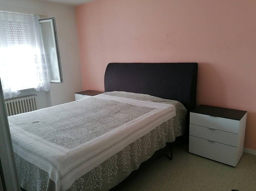 Letti: Schlafzimmer mit Elektro Bett – Usato da Unterengstringen venduto da per_5fxw 1