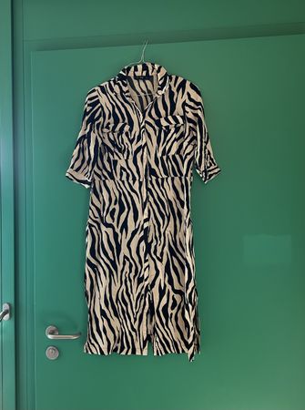 Sommerkleid in Zebramuster
