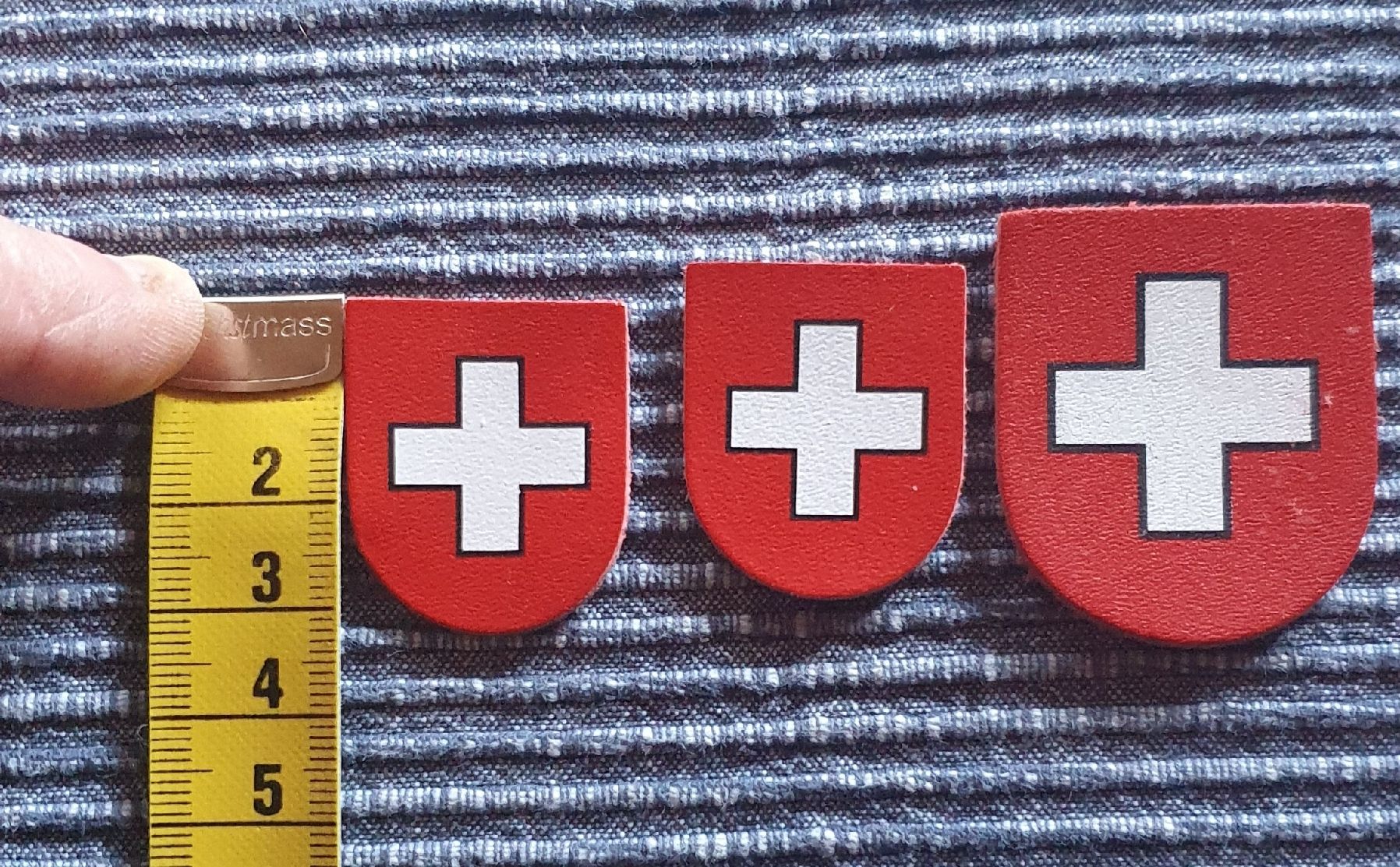 Patches: 3 Schweizer Wappen, rot mit weissem Kreuz – Neu (gemäss Beschreibung) aus Summaprada von swiss4860 1