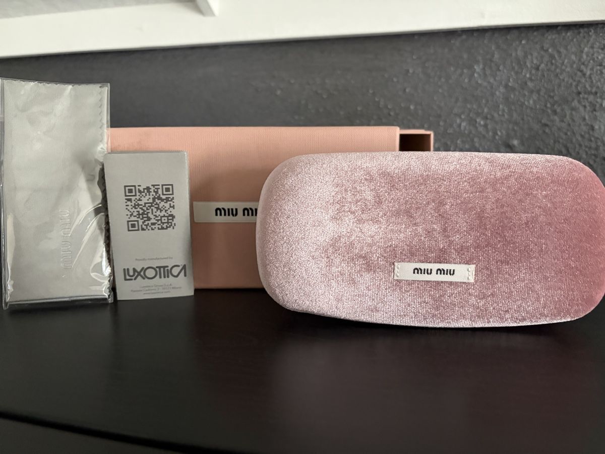 Miu Miu Occhiali & Lenti: MiuMiu Sonnenbrille neu Komlettset – Nuovo (secondo la descrizione) da Vordemwald venduto da ste_g86z 2