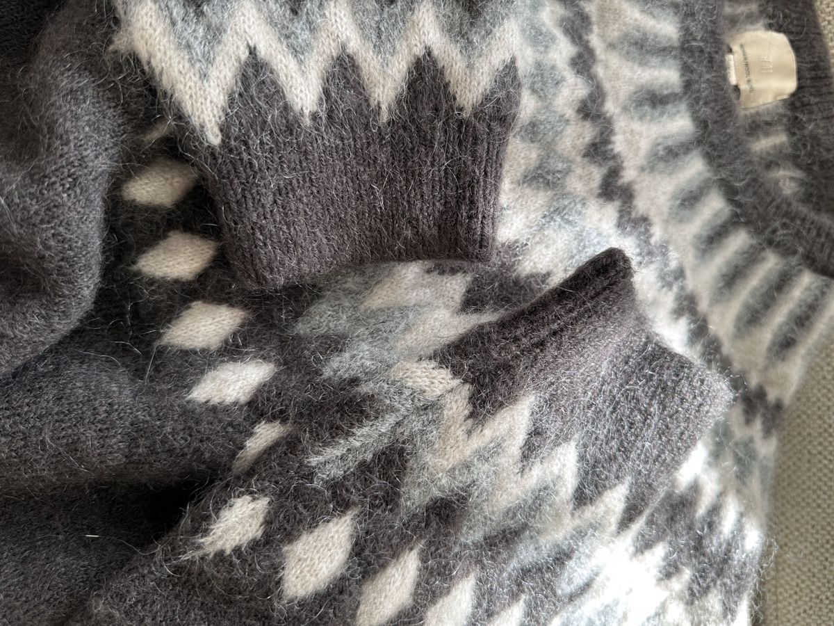Pullover & Sweatshirts: Warm sweater – Gebraucht aus Adliswil von Maro_7 5