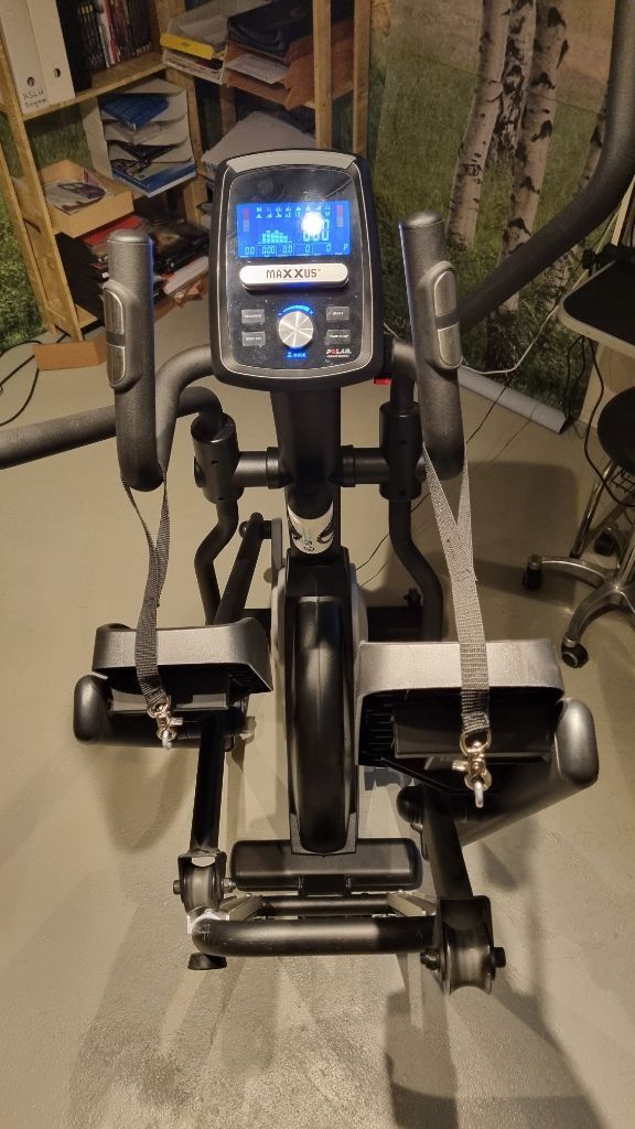 Maxxus Vélos d'appartement: MAXXUS Crosstrainer CX 4.3f klappbar – D'occasion à Steffisburg par Beatenberg14
