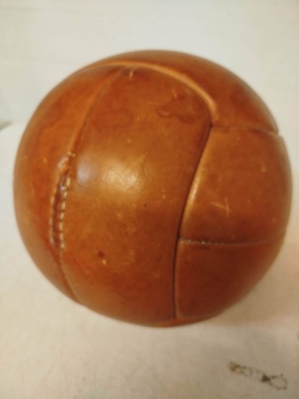 Palloni: Ballon médicinal en cuir – Usato da La Chaux-de-Fonds venduto da Emmaus2300CDF 3