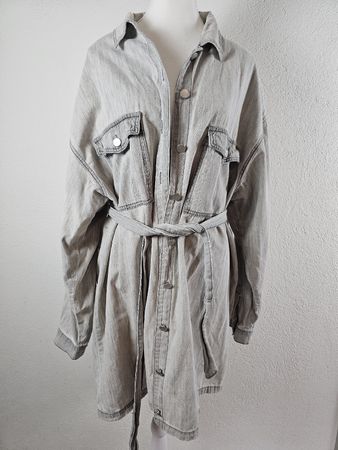Robe chemise en jean grise avec ceinture bon état