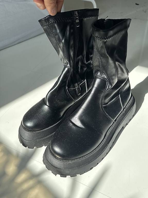 Scarpe da donna: schöne stiefel grösse 40 – Usato da Zürich venduto da refg7 4