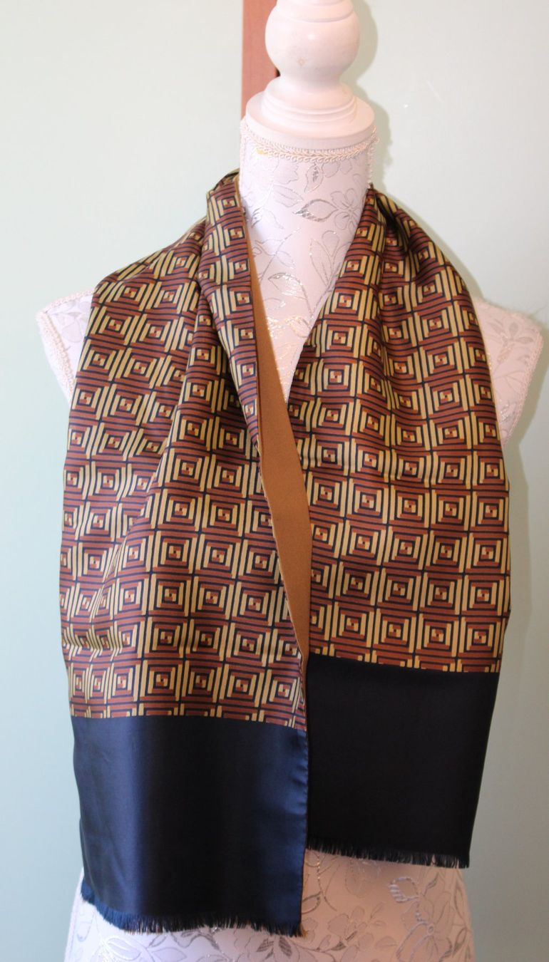 Foulard & Sciarpe: Schal – Usato da Schaan venduto da antikes_und_kurioses