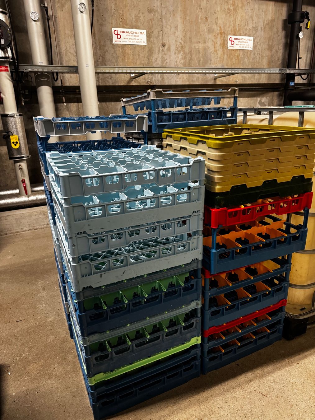 Casse di trasporto: Casiers à verres - grand stock – Usato da Le Mont-Pèlerin venduto da Bmr 1