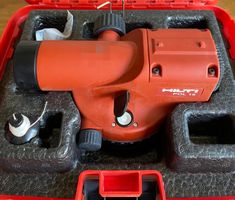 Niveau Optique/Optisches Nivellier Hilti POL 15