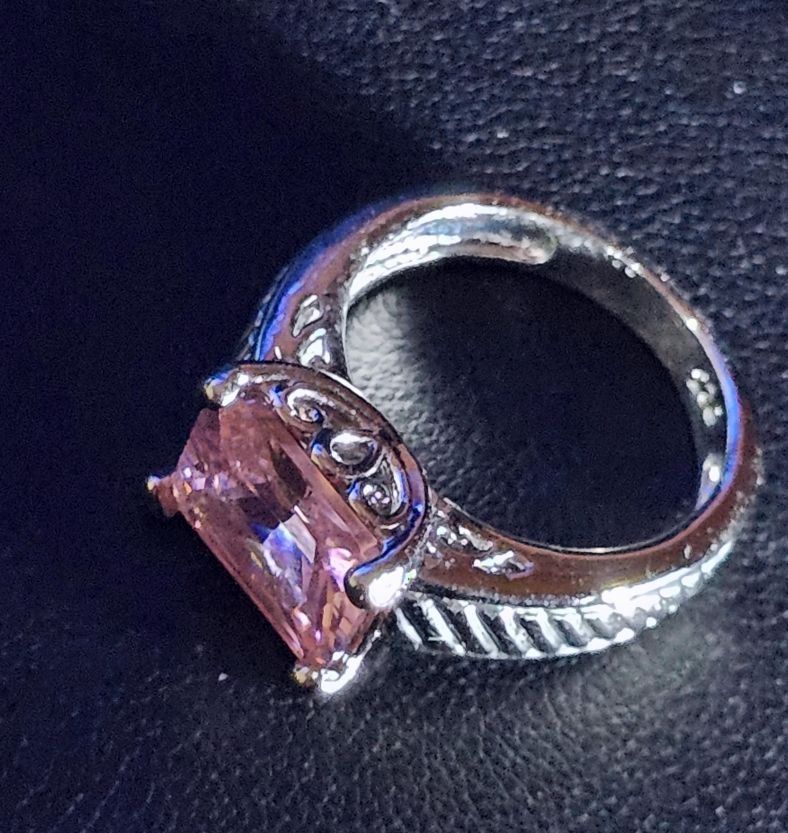Ringe: Eleganter Ring mit rosa Zirkonia, 925 versilbert, Gr.7 – Neu (gemäss Beschreibung) aus Grenchen von maretop