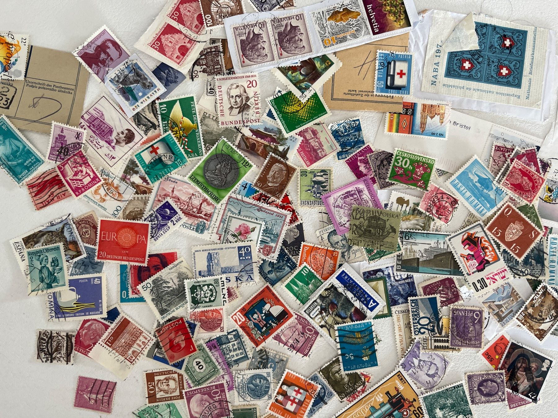 Tutti i francobolli: Lot 10: Lot mit mix Briefmarke – Usato da Chiasso venduto da AzenYa