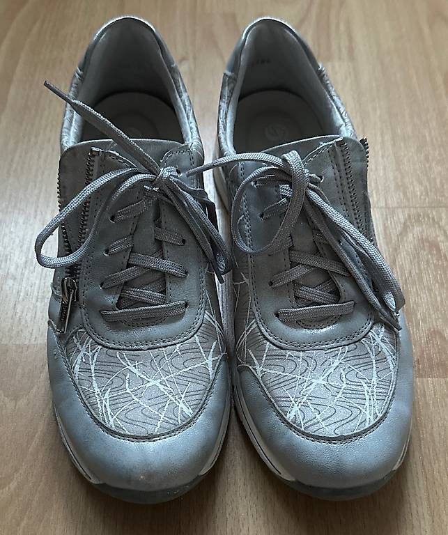 Scarpe da donna: Damen Sneakers  – Usato da Walchwil venduto da lau_xp6r
