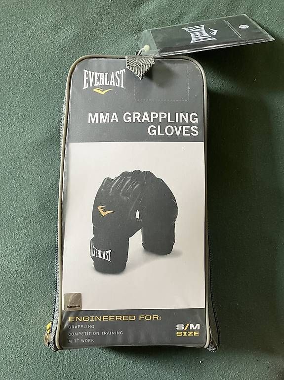Handschuhe & Handstulpen: MMA Handschuhe – Neu und originalverpackt aus Wettingen von BillyRegla