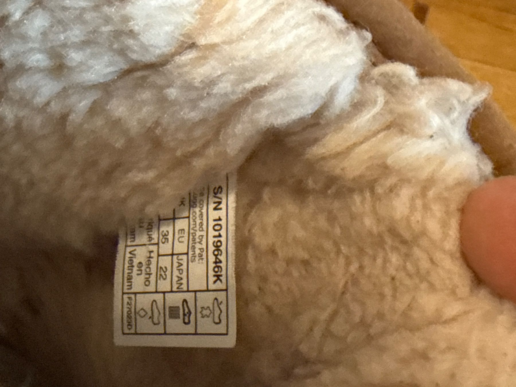 Ugg Chaussures garçon: Uggs winter boots size 35 – D'occasion à Genève par hai_2rp8 3