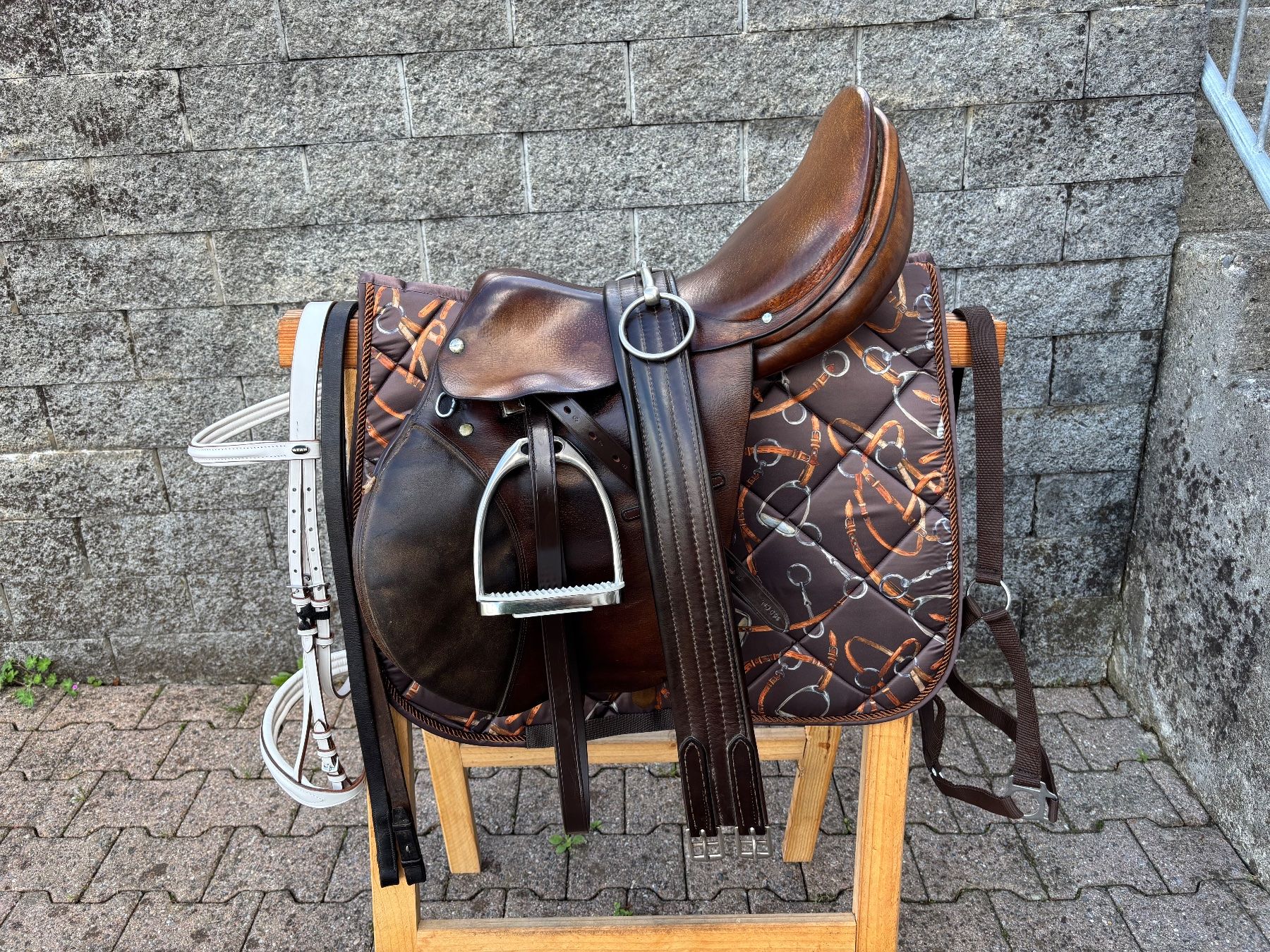 Selle & Accessori: schöner Vielseitigkeitssattel von E. Nyffenegger Bern – Usato da Feldbach venduto da Fea1