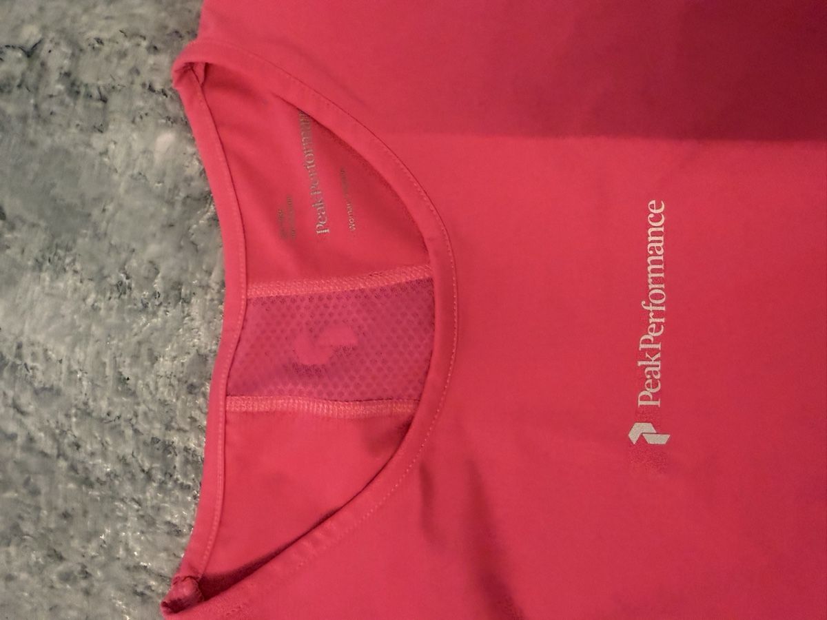 Peak Performance T-shirt: Peak Performance T-shirt – Usato da Maisprach venduto da Steini015 1