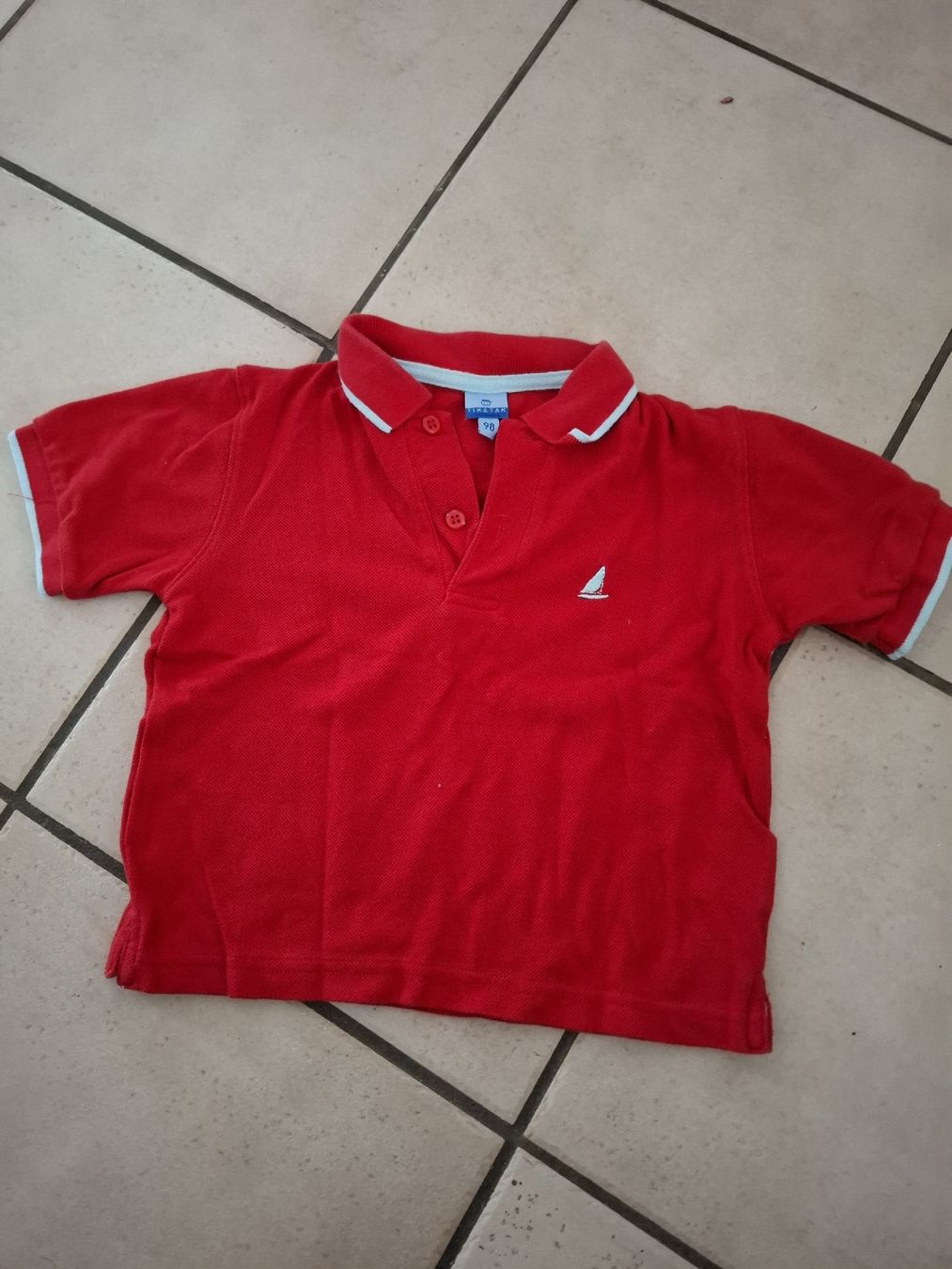 Petit Bateau Hemden, T-Shirts & Polos: Polo rouge garçon 9/12 mois – Gebraucht aus Les bois von Steph-tigrou 1