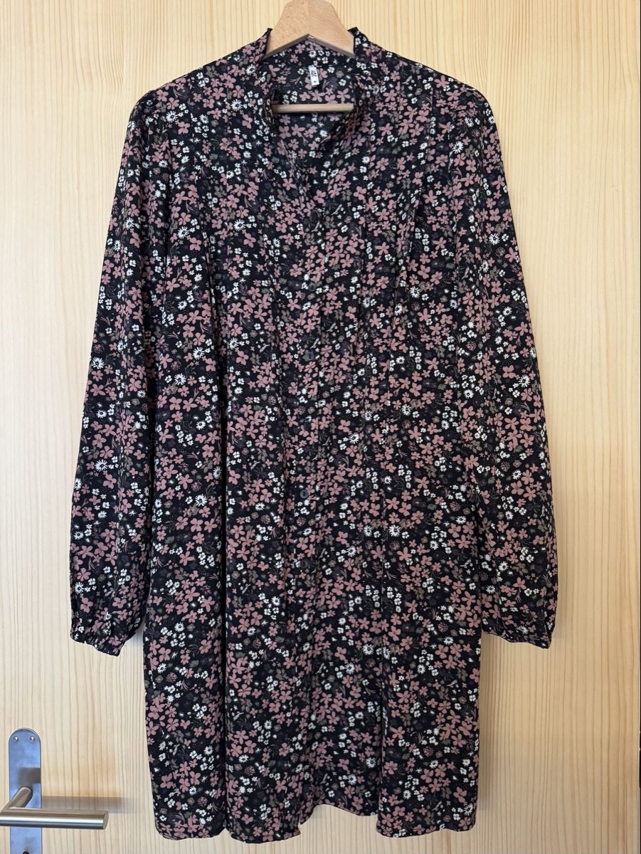 Vestiti: Blumenkleid Gr. M – Usato da Gadmen venduto da Pinguin89_90