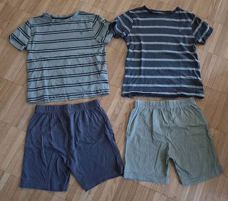 Kurzarm-Pyjama-Set Gr. 110-116 (Gestreift)
