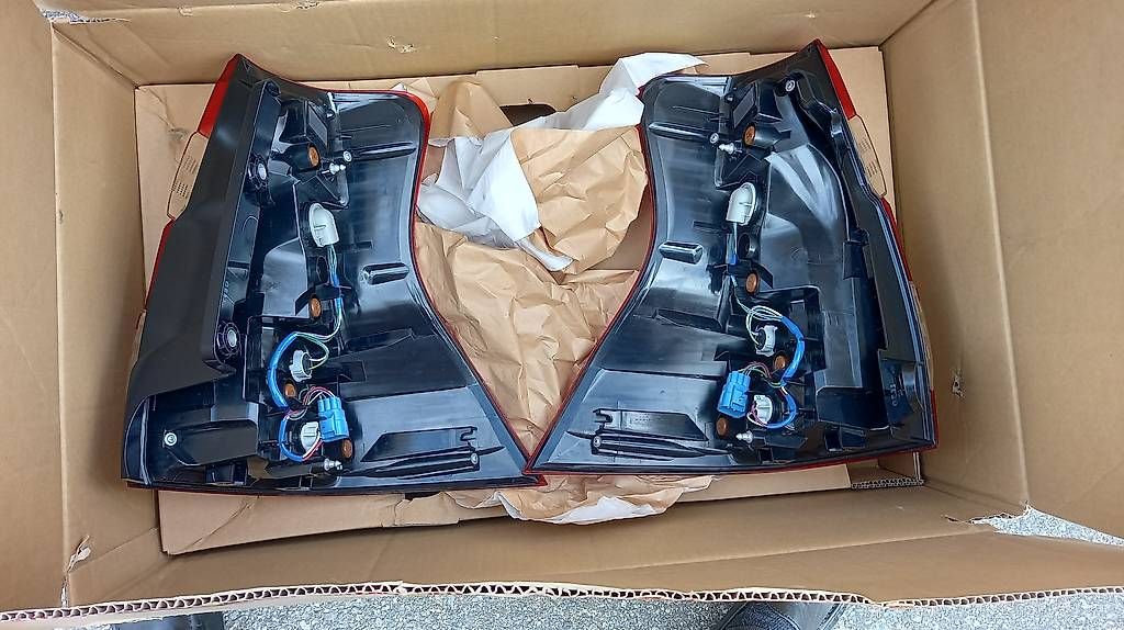 Alle Autoersatzteile: Toyota Land Cruiser Heckleuchten  – Gebraucht aus Zuoz von Martin7524 1