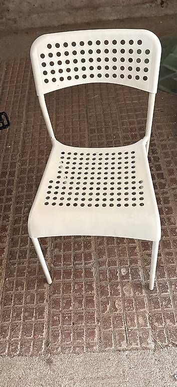 Chaises: 4 chaises IKEA – D'occasion à St-Oyens par Danz_z