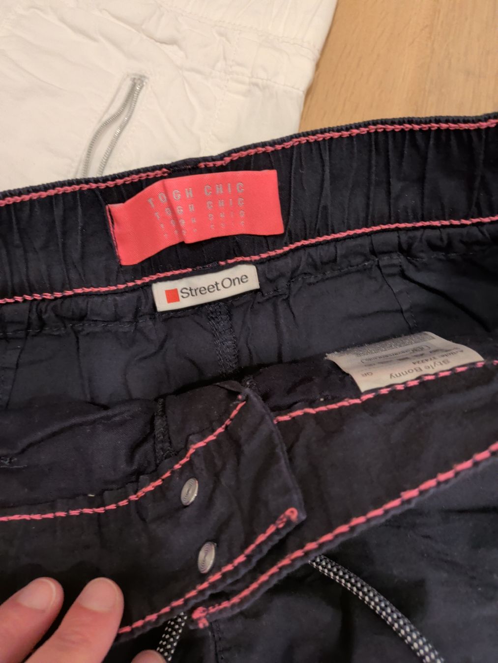 Lotti di vestiti: streeet one 2 shorts gr.36 – Usato da Mörschwil venduto da nemo1975 1