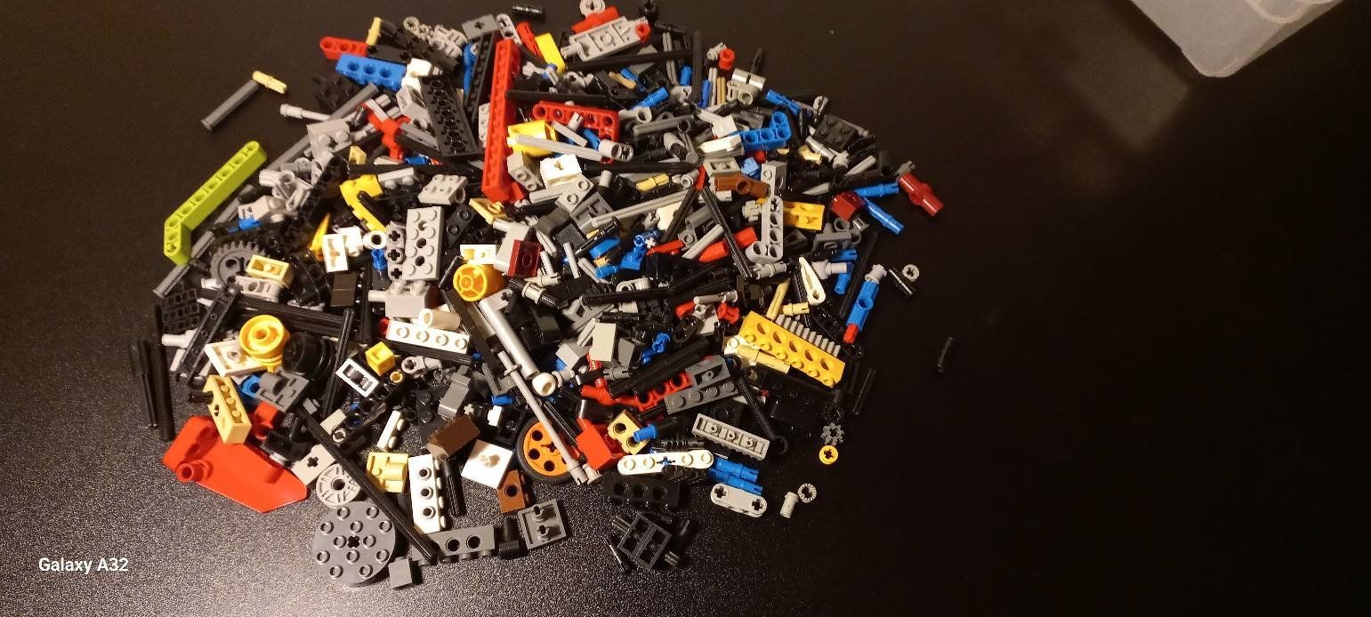 Lego Giocattoli: Lot de 400 grammes de Lego Technic – Usato da La Tour de Trême venduto da Startjouet