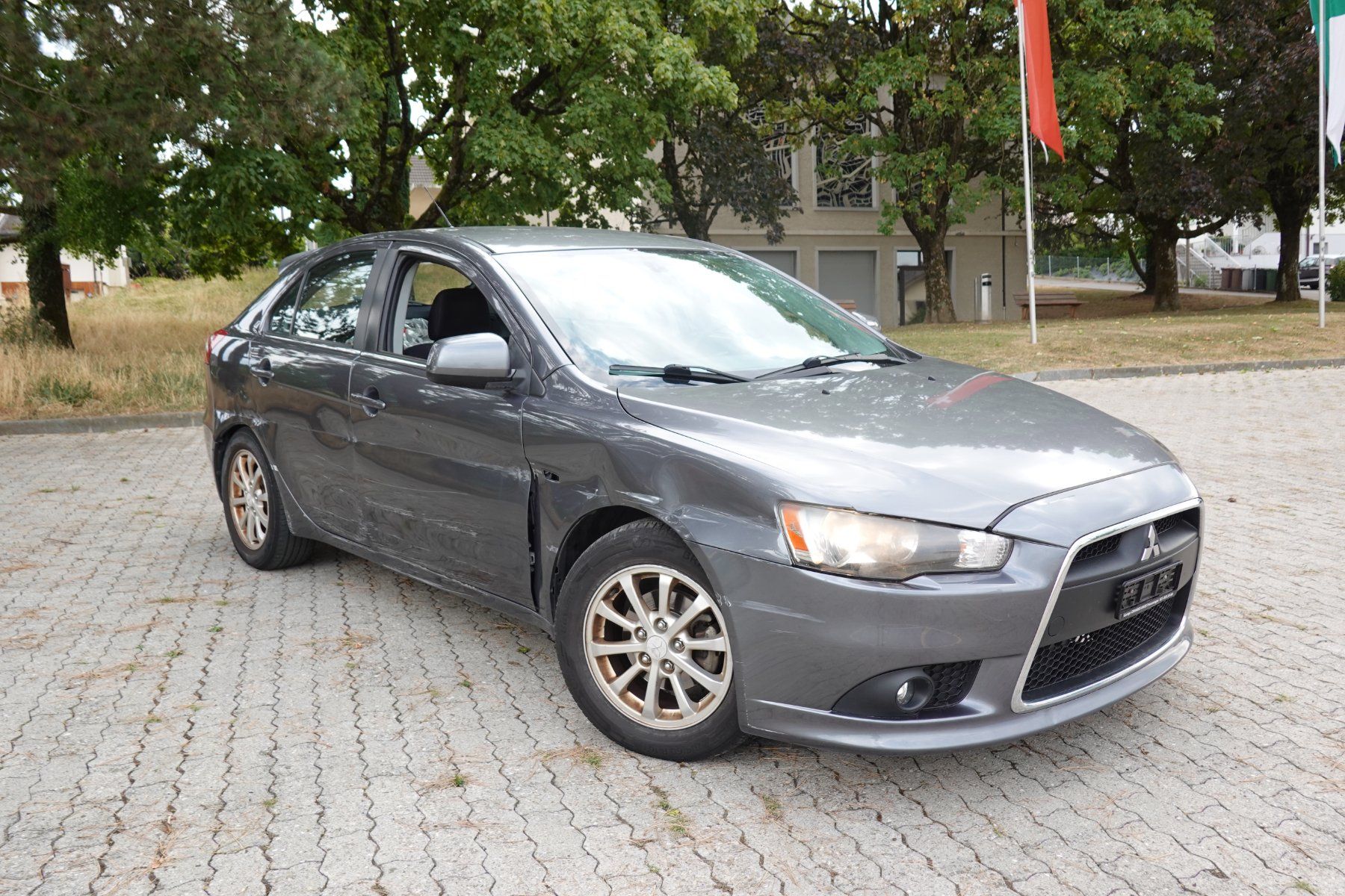 Mitsubishi Autos: Mitsubishi Lancer Sportback 1.8 – D'occasion à Denges par titi613 1