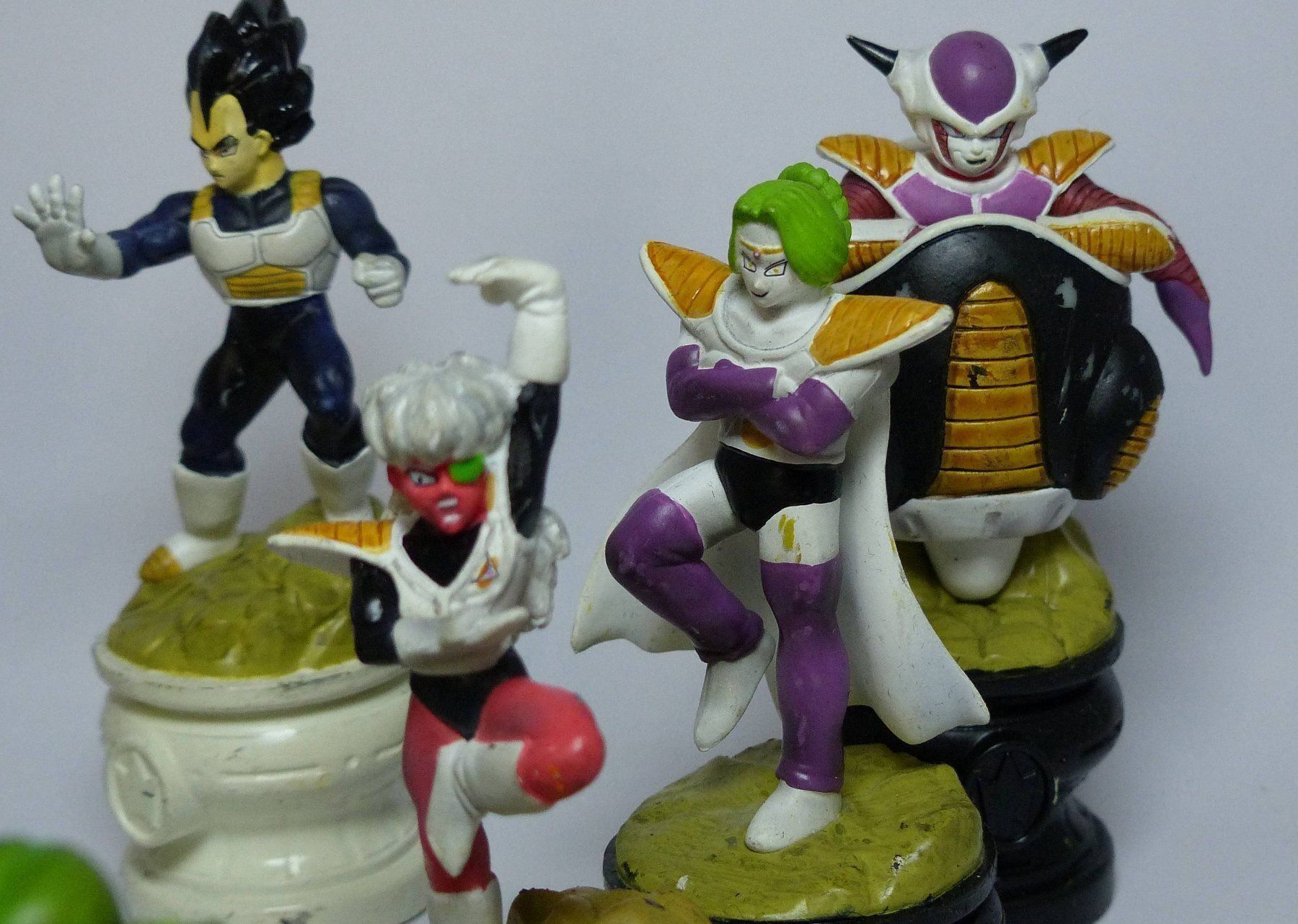 Statuette: DRAGON BALL Z 2003 MEGAHOUSE CHESS SET – Usato da Lugano venduto da YouWantUS 3