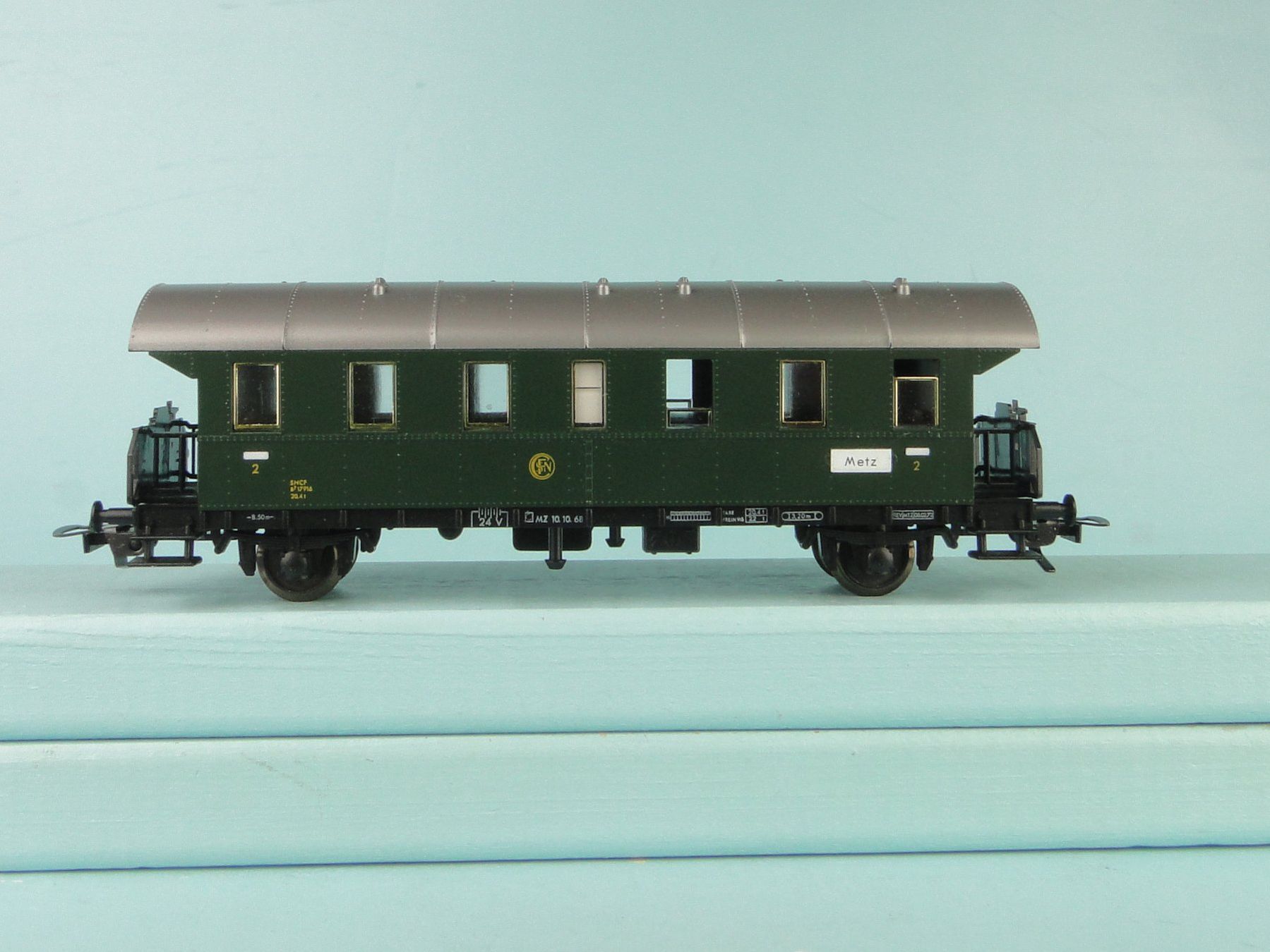 Fleischmann Modellini di ferrovie: Fleischmann H0 Länderbahn  Wagen / Märklin Kupplung – Usato da Bülach venduto da cann11 3