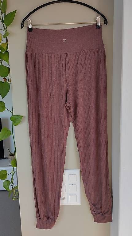 Pantaloni: Yogahose Gr. S – Usato da Solothurn venduto da Claudiaf11 1