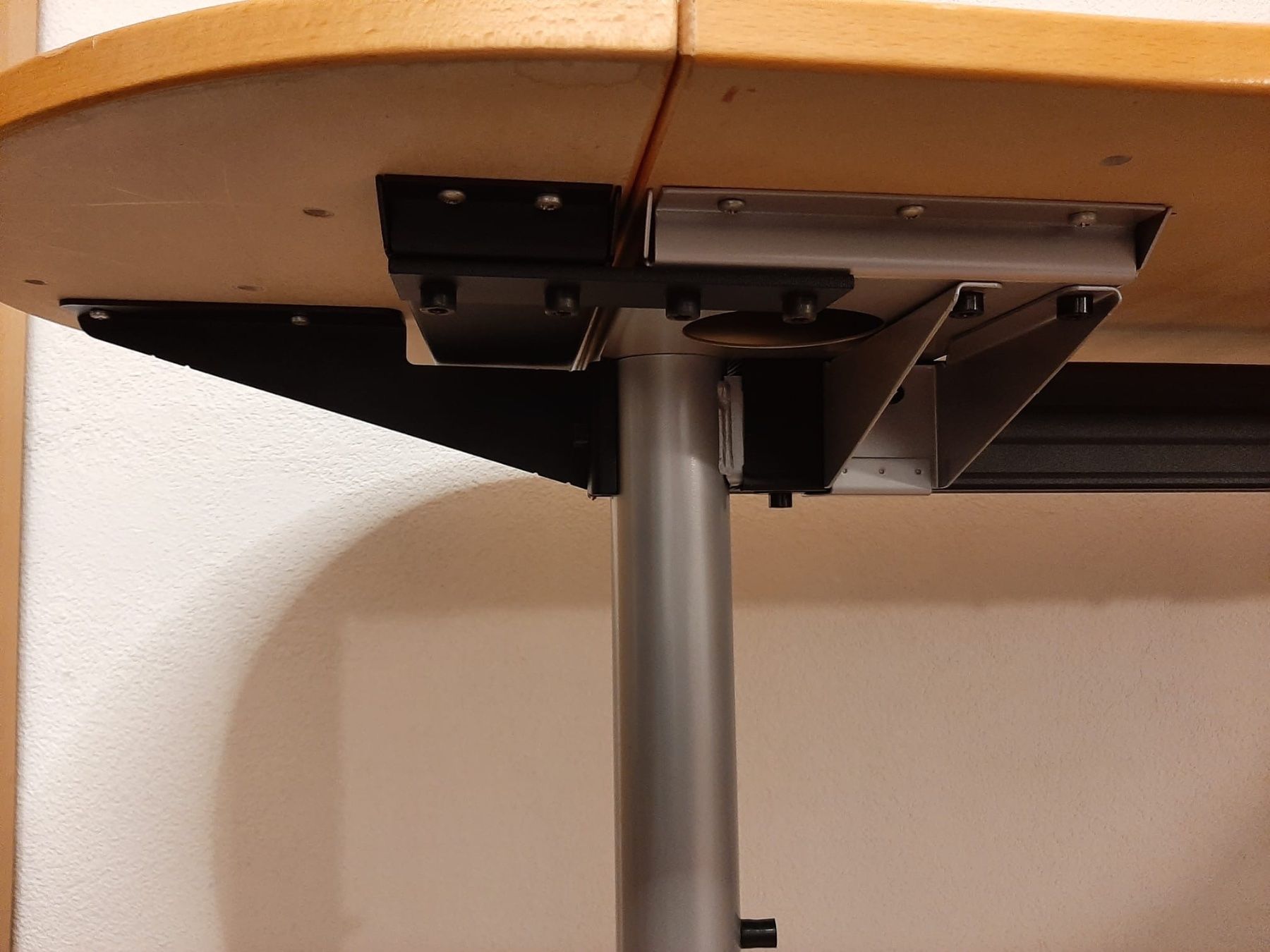 Ikea Scrivanie: Schreibtisch aus Holz – Usato da Zürich venduto da Zoe-P 3