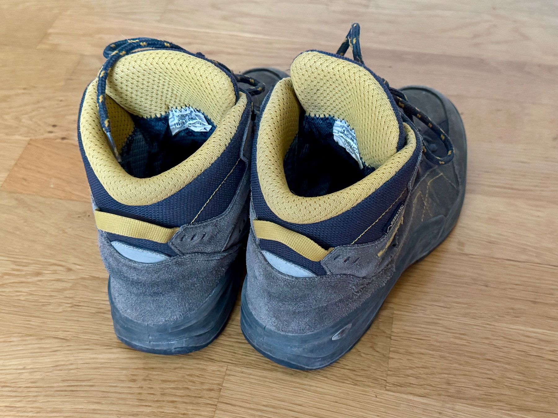 Lowa Scarpe da uomo: LOWA Wanderschuh - Gr. 39 – Usato da Winterthur venduto da Safowi 2