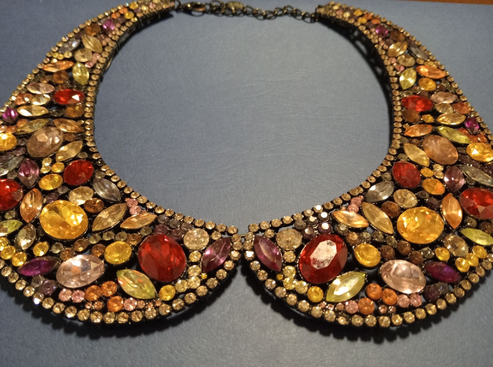 Zara Catenine: ZARA Statement Collier mit Strass, 7 Steine fehlen (defekt)! – Difettoso da Allschwil venduto da Evgeniia78 3