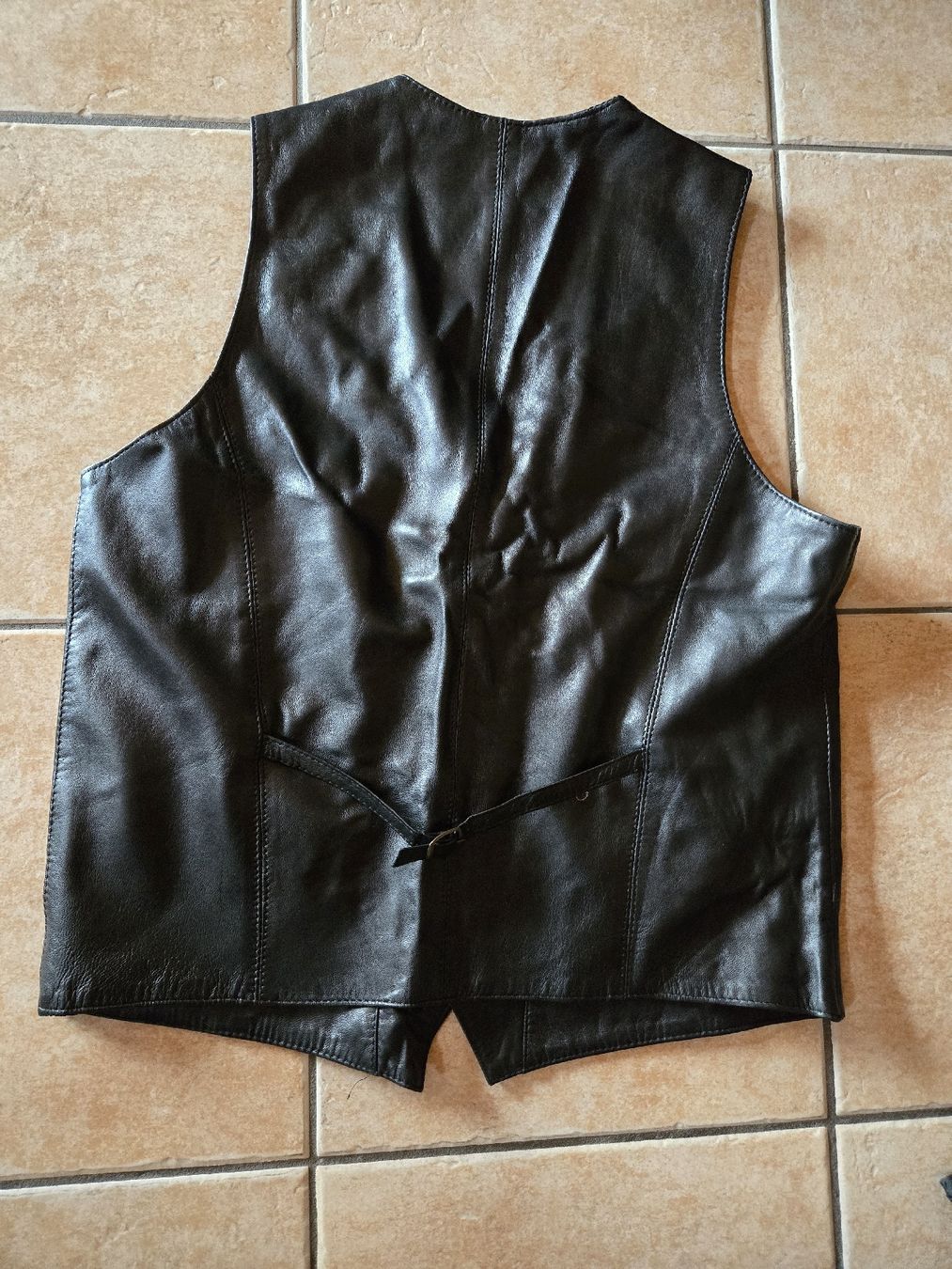 Gilet & Giacche: Gilet en cuir fin – Usato da Sion venduto da Oonathoo 1