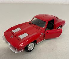 Vintage Corvette Stingray Modellauto, 1/24